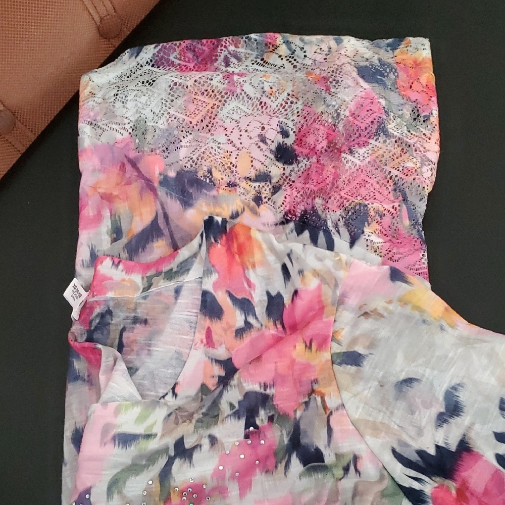 Colorful Floral Blouse - Picture 4 of 5